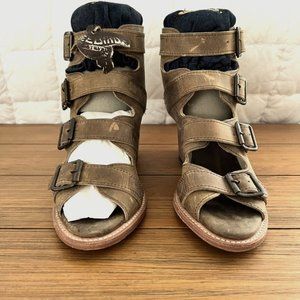 Freebird Quail Sandal- Taupe Size 8